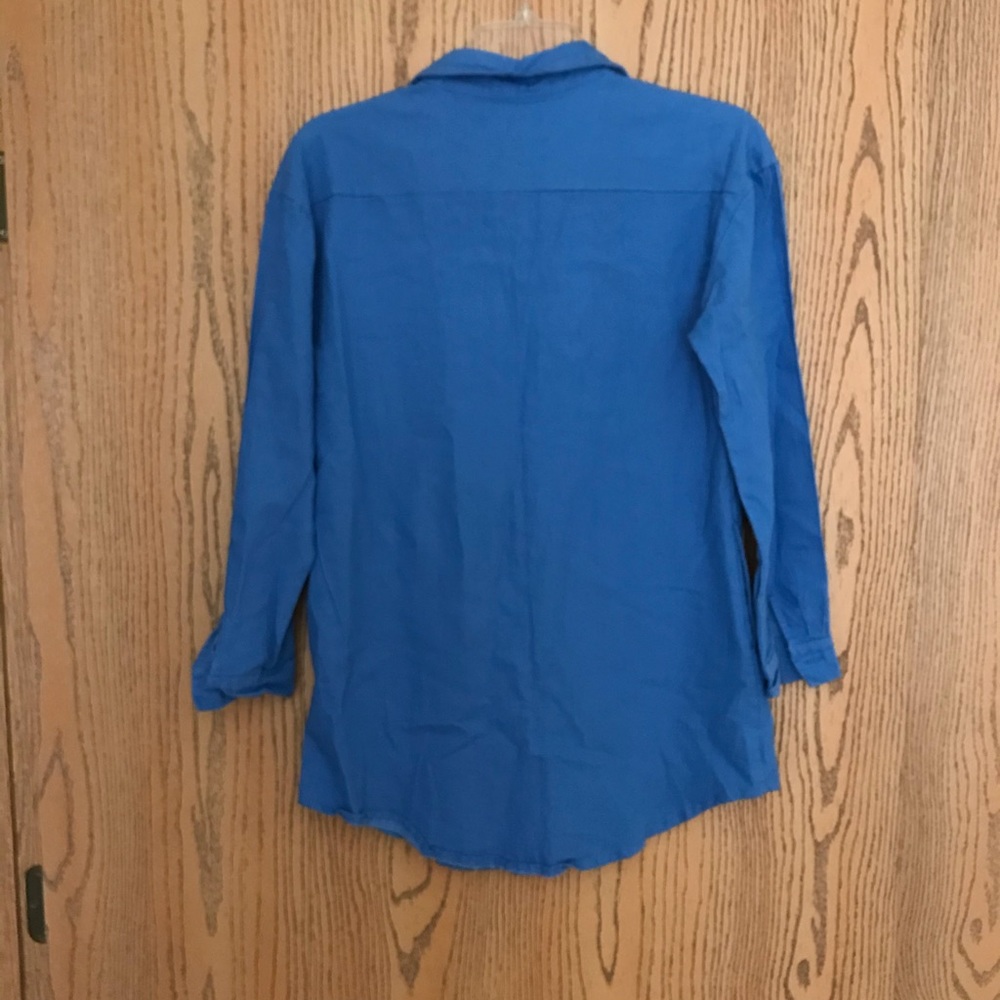 Button down - Picture 2 of 2